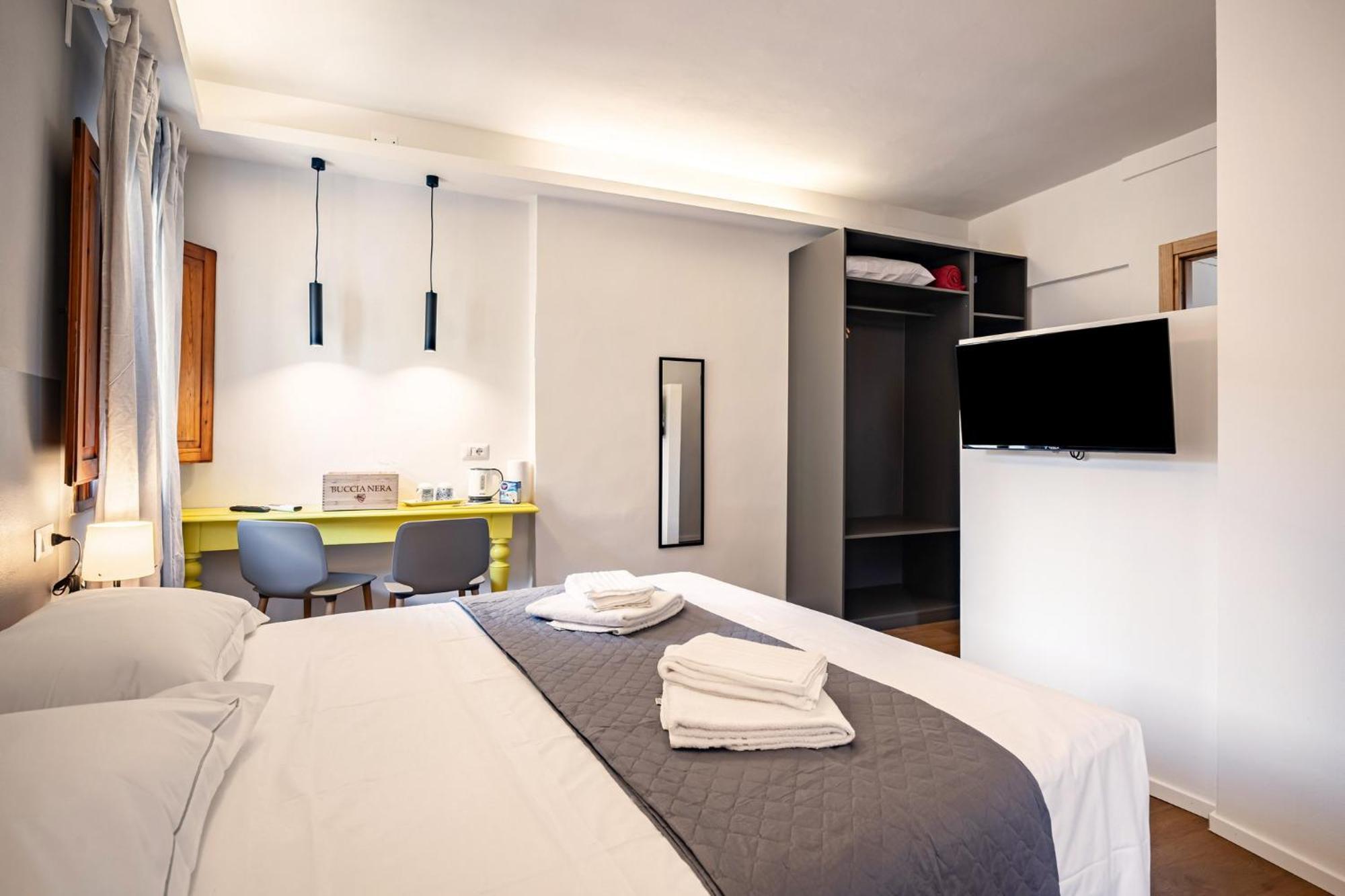 Pisana 236 Suites フィレンツェ エクステリア 写真
